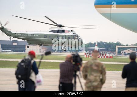 Marine One mit Präsident Donald Trump hebt von der Joint Base Andrews MD ab. Freitag, 17 2019. Mai, um zum Weißen Haus zu fliegen. Stockfoto