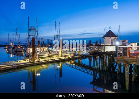 Steveston Harbour Fisherman's Wharf bei Nacht. Richmond, BC, Kanada. Stockfoto