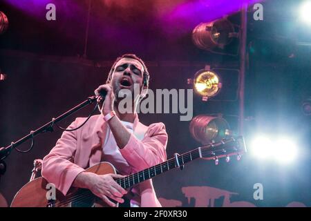 Livorno, Italien, 2015, Colapesce singen im Cage Theatre Stockfoto