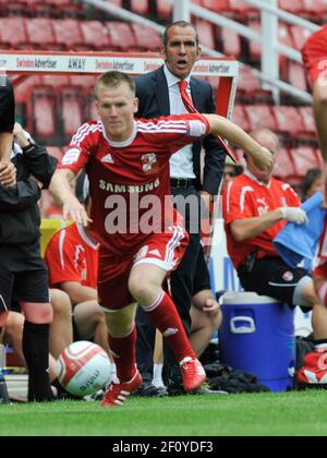 SWINDON V ROTHERHAM. SWINDON MANAGER PAOLO DI CANIO. 3/9/2011. BILD DAVID ASHDOWN Stockfoto