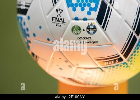 Sao Paulo, Brasilien. 7th. März 2021; Allianz Parque Stadium, Sao Paulo, Brasilien; Final Brazil Cup 2020, Palmeiras gegen Gremio; der offizielle Ball in Nahaufnahme Credit: Action Plus Sports Images/Alamy Live News Stockfoto