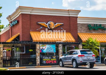 Snellville, GA / USA - 07 20 20: Buffalo's Eingang und Logo Stockfoto