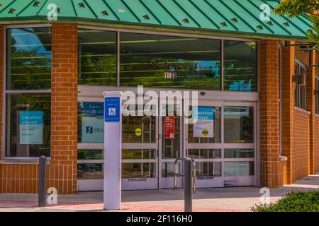 Snellville, GA / USA - 07 15 20: Geschlossen Walgreens Geschäft auf Scenic Hwy Stockfoto