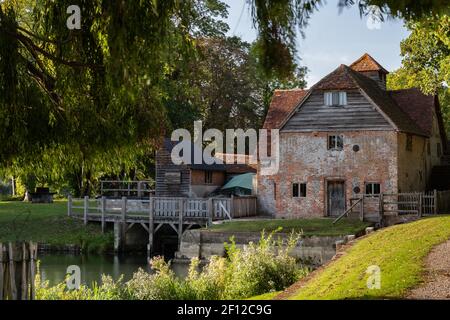 Mapledurham Watermill, Oxfordshire, England, Vereinigtes Königreich Stockfoto