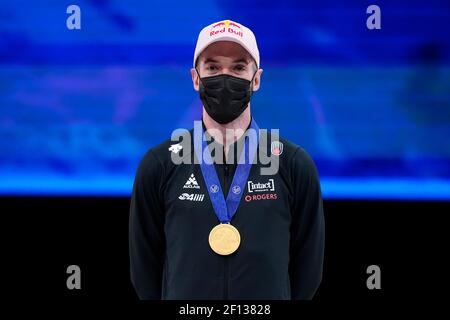 Charles HAMELIN (CAN) gewinnt das 1500 Meter A Finale während der ISU-Weltmeisterschaft Short Track 2021 am 6 2021. März in Dordrecht Niederlande Credit: SCS/Sander Chamid/AFLO/Alamy Live News Stockfoto