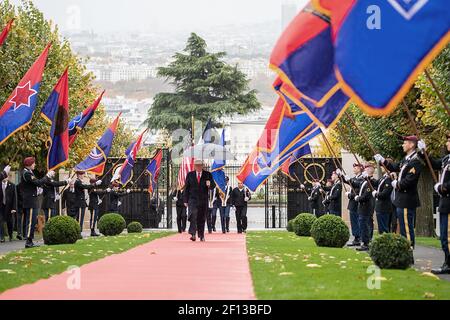 Präsident Donald Trump bei der amerikanischen Gedenkzeremonie auf dem amerikanischen Friedhof Suresnes Sonntag, den 11 2018. November Stockfoto