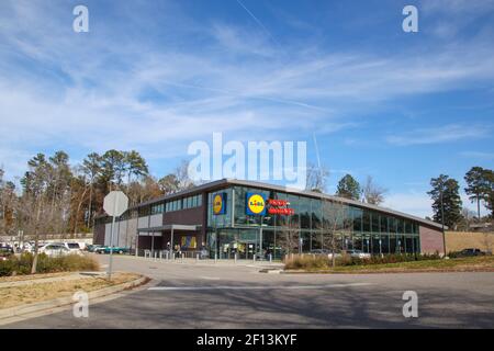 Augusta, GA USA - 01 06 21: LIDL Lebensmittelmarkt Einzelhandel Lebensmittelgeschäft Fernsicht Stockfoto