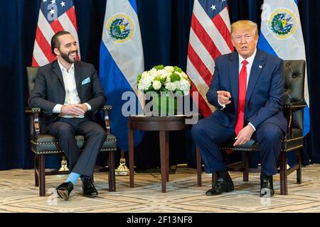Präsident Donald Trump nimmt an einem bilateralen Treffen mit El Salvador Präsident Nayib Bukele Mittwoch, 25 2019. September, im InterContinental New York Barclay in New York City Teil. Stockfoto