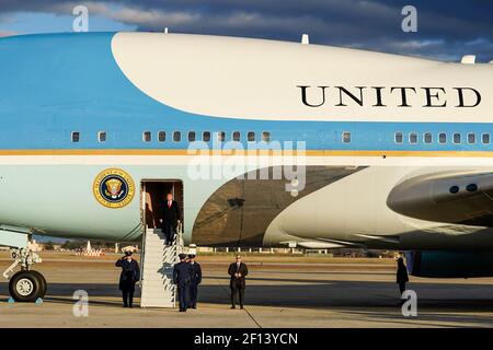 Präsident Donald Trump landet bei der Joint Base Andrews MD. Am Freitag, den 7 2020. Februar, bevor er Marine One für seine Rückkehr ins Weiße Haus besteigen wird. Stockfoto