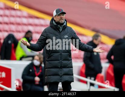 Liverpool. März 2021, 7th. Liverpools Manager Jürgen Klopp reagiert während des Premier League-Fußballspiels zwischen Liverpool und Fulham am 7. März 2021 in Anfield in Liverpool, Großbritannien. Quelle: Xinhua/Alamy Live News Stockfoto