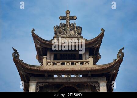 Architektonisches Detail der Kirche unserer Lieben Frau vom Rosenkranz, Phat Diem Kathedrale, Phat Diem, Ninh Binh Provinz, Vietnam Stockfoto