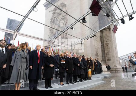 Präsident Donald Trump und First Lady Melania Trump nehmen an der Hundertjahrfeier des Waffenstillstandstages 1918 am Sonntag, den 11 2018. November im Arc de Triomphe in Paris Teil. Stockfoto