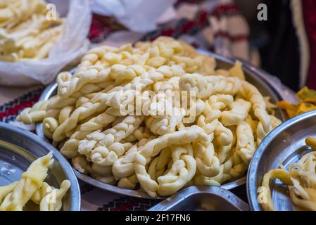 Geflochtener Weißkäse Stockfoto