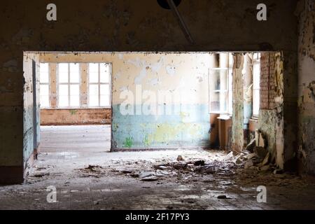 Alt verlassen verlassene Zimmer Stockfoto