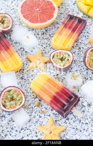 Hausgemachte Eis am Stiel Stockfoto