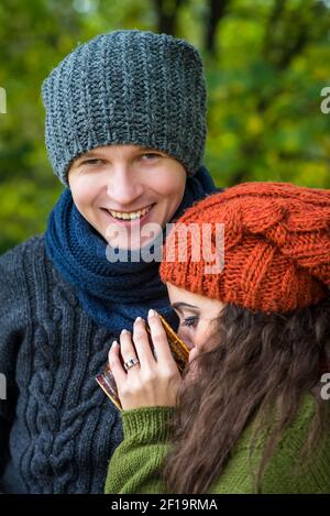 Ein Paar in der Liebe trinkt Kaffee Stockfoto