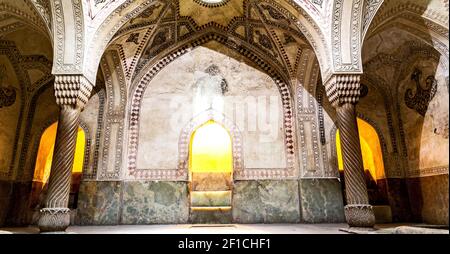 Im iran im Inneren der alten antiken Moschee Stockfoto