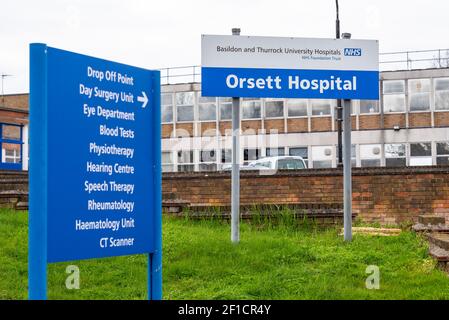 Orsett Krankenhaus in Orsett, Essex, Großbritannien. NHS Foundation Trust Basildon und Thurrock University Hospitals. Schilder und Gebäude. Abteilungen Stockfoto