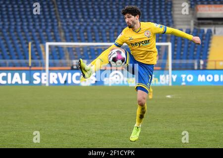 Braunschweig, Deutschland. März 2021, 07th. Fußball: 2. Bundesliga, Eintracht Braunschweig - SV Sandhausen, Matchday 24 im Eintracht-Stadion. Braunschweiger Mittelfeldspieler Fabio Kaufmann spielt den Ball. Quelle: Swen Pförtner/dpa - WICHTIGER HINWEIS: Gemäß den Bestimmungen der DFL Deutsche Fußball Liga und/oder des DFB Deutscher Fußball-Bund ist es untersagt, im Stadion und/oder des Spiels aufgenommene Fotos in Form von Sequenzbildern und/oder videoähnlichen Fotoserien zu verwenden oder zu verwenden./dpa/Alamy Live News Stockfoto