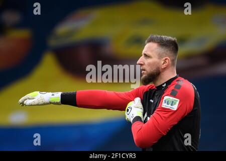 Braunschweig, Deutschland. März 2021, 07th. Fußball: 2. Bundesliga, Eintracht Braunschweig - SV Sandhausen, Matchday 24 im Eintracht-Stadion. Braunschweiger Torhüterin Jasmin Fejzic ist auf dem Platz. Quelle: Swen Pförtner/dpa - WICHTIGER HINWEIS: Gemäß den Bestimmungen der DFL Deutsche Fußball Liga und/oder des DFB Deutscher Fußball-Bund ist es untersagt, im Stadion und/oder des Spiels aufgenommene Fotos in Form von Sequenzbildern und/oder videoähnlichen Fotoserien zu verwenden oder zu verwenden./dpa/Alamy Live News Stockfoto