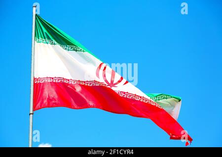 Im iran schwenken iranische Flagge Stockfoto