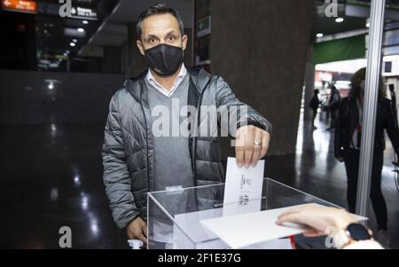 Barcelona, Spanien. März 2021, 07th. Mitglieder, Spieler und Manager des FC Barcelona kommen, um bei den Präsidentschaftswahlen des FC Barcelona im Camp Nou Stadion in Barcelona am 7. März 2021 im Bild abzustimmen: Sergi Barjuan Socios, Jugadores y directivos del FC Barcelona acuden a votar en las elecciones presidenciales del FC Barcelona al Estadio Camp Nou en Barcelona el 7 de Marzo de 2021 en la foto: Sergi Barjuan POOL/FC Barcelona/Cordon Pressebilder sind nur für redaktionelle Verwendung bestimmt. Nur für den freien Vertrieb, NICHT ZUM VERKAUF. Pflichtschein: © FC Barcelona Kredit: CORDON PRESS/Alamy Live News Stockfoto