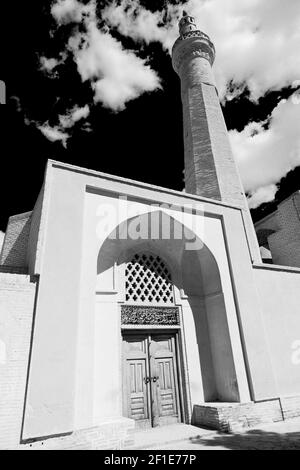 Im iran Minarett in der Nähe des Himmels Stockfoto