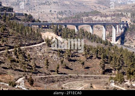 Eisenbahnbrücken auf der neuen Tel Aviv-Jerusalem-Bahn Linie die längste und höchste solche Brücke in Israel Stockfoto