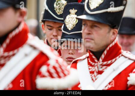 Die Re-enactment Gruppe, seine Majestät 33rd Regiment des Fußes sind abgebildet Als sie an der Jane Austen Grand Regency teilnehmen Kostümierte Promenade 15/09/18 Stockfoto