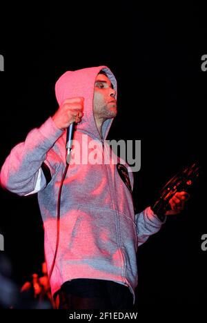 Ian Brown bei einem Konzert in der Wembley Arena in London, Großbritannien. 7th Dezember 2002. Stockfoto