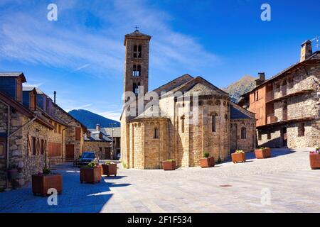 Rückansicht der Kirche von Sta. Maria de Taull wurde zum UNESCO-Weltkulturerbe erklärt - Boi Valley, Katalonien, Spanien Stockfoto