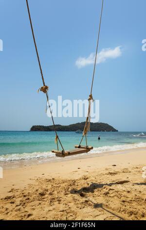 Strandschaukel auf der May Rut Ngoai Insel, Vietnam Stockfoto