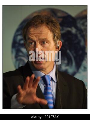 Tony Blair spricht am Ende von an eine Pressekonferenz Der Progressive Governance Summit im Penny Hill Park in Bagshot ,Surrey.pic David Sandison 14/7/2003 Stockfoto