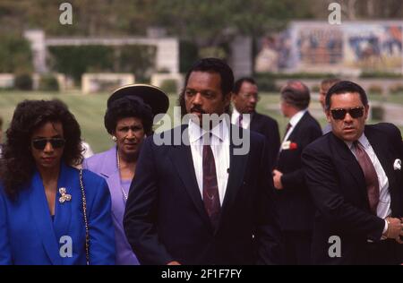 Reverend Jesse Jackson nimmt am 18. Mai 1990 am "Funeral Service for Sammy Davis, Jr." im Forest Lawn Memorial Park in Los Angeles, Kalifornien Teil.Quelle: Ralph Dominguez/MediaPunch Stockfoto