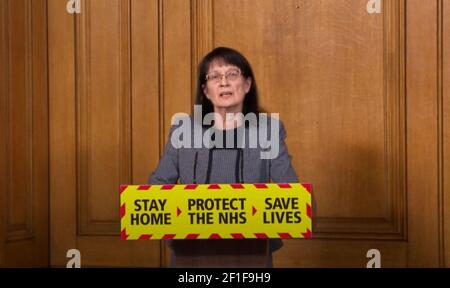 Screengrab der stellvertretenden Chief Medical Officer Dr. Jenny Harries während einer Medienbesprechung in Downing Street, London, zum Coronavirus (COVID-19). Stockfoto