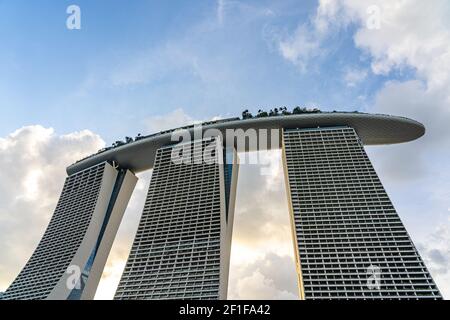 Singapur, 1. Februar 2020: Hohes Gebäude mit einzigartiger Architektur in Singapur Land Stockfoto