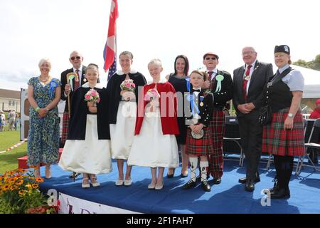 Dundonald, Ayrshire, Schottland, Großbritannien. August 2018, 11. Highland Games, EINE Community orgainised Event mit, Pfeifen Band, Kinder Phantasie Kleid, Wohltätigkeitsstände .solo Piping, schwere Veranstaltungen usw. Dundonald Highland Games ist eines der wichtigsten kulturellen Veranstaltungen Ayrshire. Es ist einzigartig in der Erfassung der traditionellen schottischen Erbe und starken Gemeinschaftsgeist in der malerischen Umgebung des Royal Dundonald Castle. Krönung der Gala Queen Stockfoto