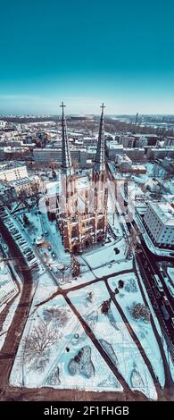 Schöne Panorama-Luftdrohne Blick auf St. Florian's Cathedral, Warschau, Polen, EU Stockfoto