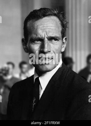 Schauspieler Charlton Heston ( B. John Charles Carter, 1923-2008) bei einem Bürgerrechtsmarsch auf Washington, D.C., August 1963. Stockfoto