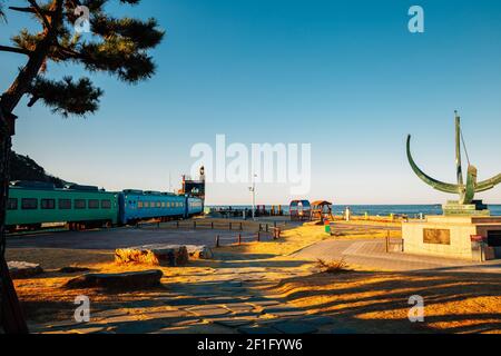 Gangneung, Korea - 8. Dezember 2020 : Jeongdongjin Beach Time Museum Stockfoto