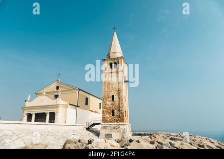 Kirche Unserer Lieben Frau von der Angel am Strand von Caorle Italien Stockfoto