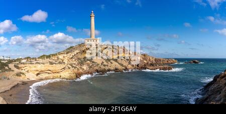 Ein Panoramablick auf den Leuchtturm von Capo Palos in Murcia im Südosten Spaniens Stockfoto