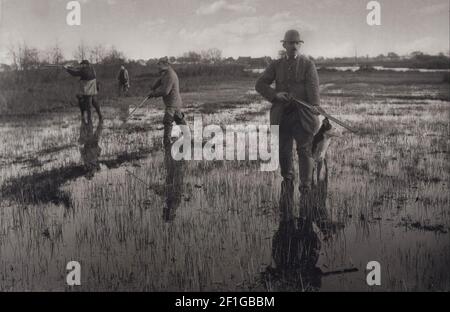 Peter Henry Emerson - Snipe Shooting aus der Serie Life and Landscape on the Norfolk Broads, 1886, Plate X Stockfoto