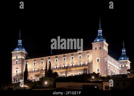 Nachtansicht des Alcazar in Toledo, Castilla La Mancha, Spanien Stockfoto