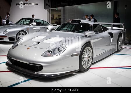 Porsche 911 GT1 Straßenversion (1997) Sportwagen auf dem Pariser Automobilsalon. Frankreich - 3. Oktober 2018 Stockfoto