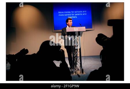 Oliver Letwin spricht im lewis Media Center in London Heute.PIC David Sandison 16/2/2004 Stockfoto