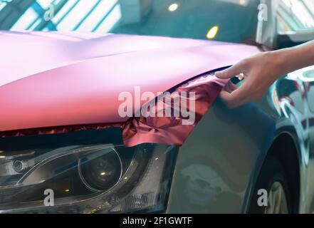 Einfügen von Auto Kohlensäure Kunststoff closeup Stockfoto