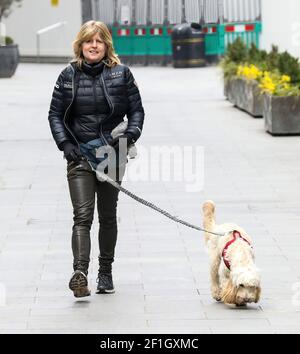 Rachel Johnson sah, wie sie nach ihrer LBC-Show in den Global Radio Studios in London ausscheidete. Stockfoto