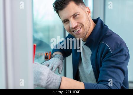 Portrait von Builder die Durchführung von Verbesserungen Home Stockfoto