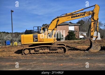 Komatsu und John Deere Trackhoe Baumaschinen. Stockfoto